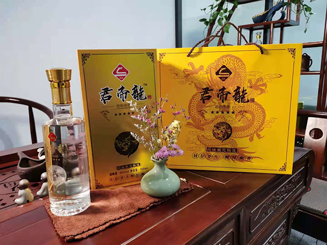 白酒优劣怎么看？君帝龍三招学会挑好酒